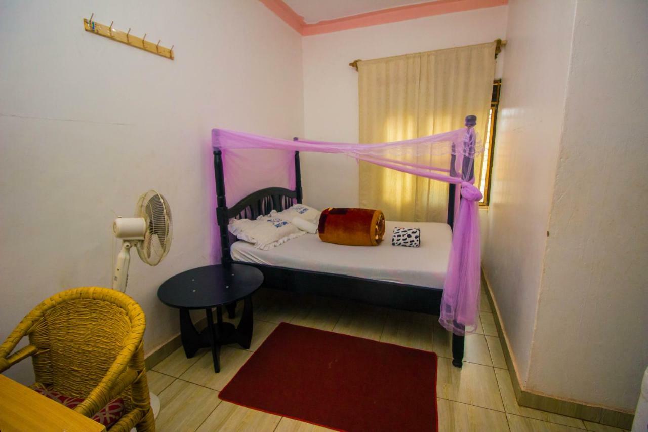 Nice Guest House Jinja Exterior photo